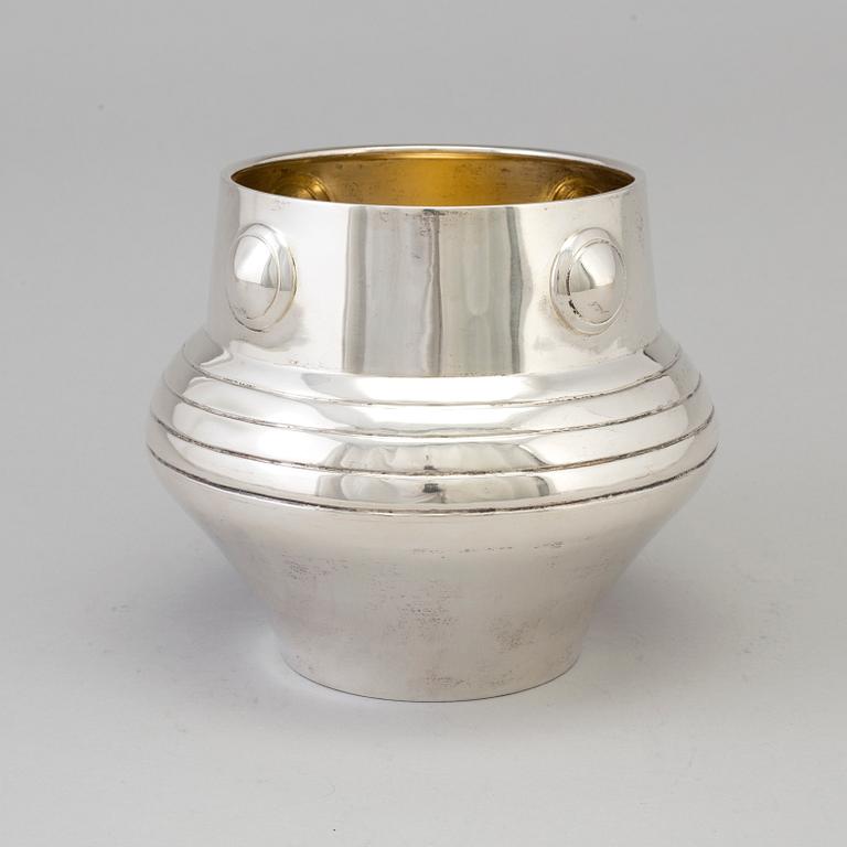 CG HALLBERG, skål/ytterfoder, silver, Stockholm 1904.