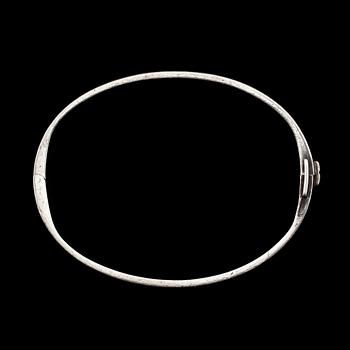 ARMRING, sterlingsilver, Wiwen Nilsson, Lund, 1955. Vikt 26 g.