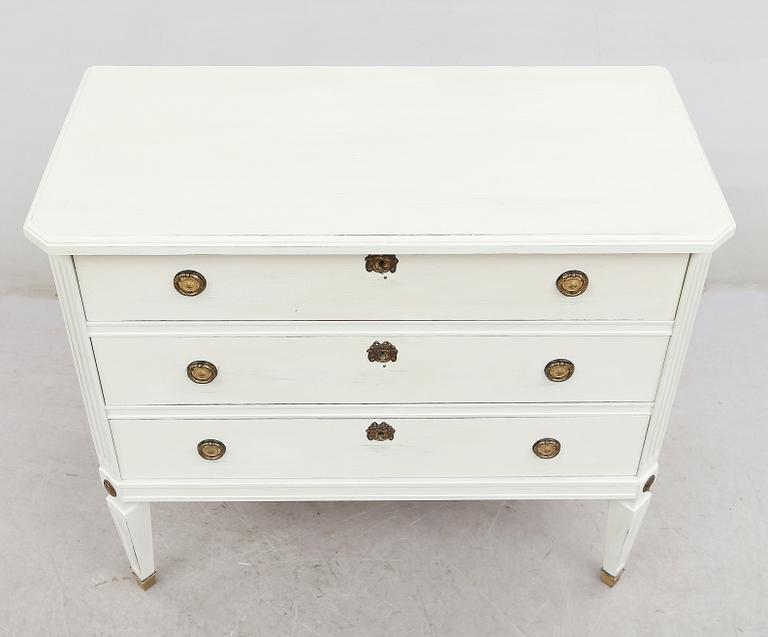 BYRÅ, gustaviansk stil, 1900-talets andra hälft.