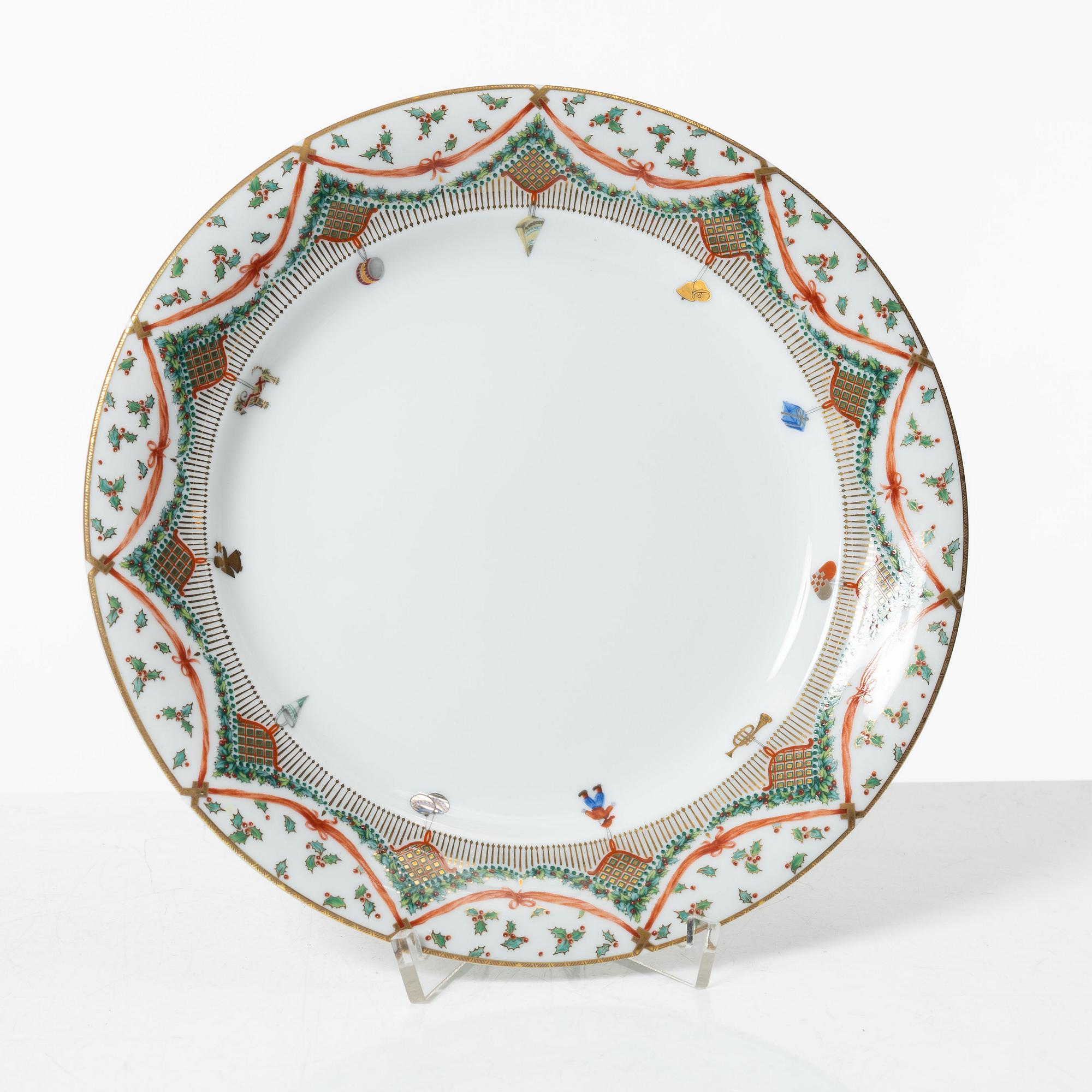 Royal Copenhagen, a porcelain dinner service, "Christmas Joy" (68 pieces).