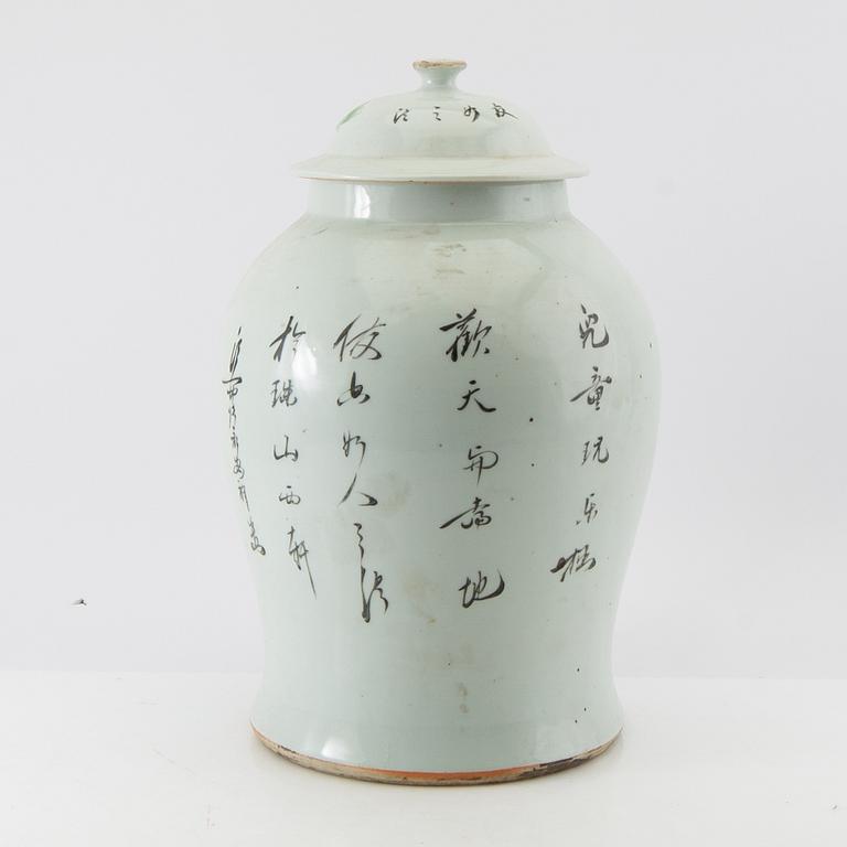 Lockurna Kina 1900-tal porslin.