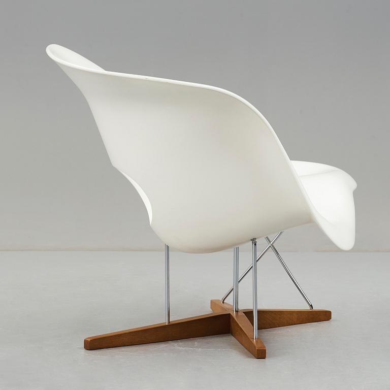 Charles & Ray Eames, "La Chaise", Vitra 21st Century.