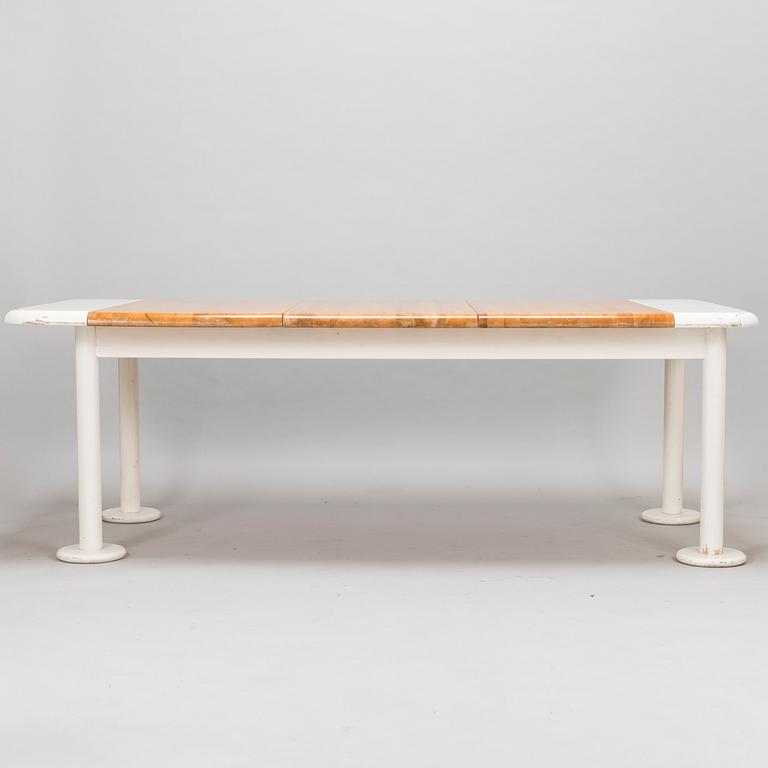 EERO AARNIO, PÖYTÄ JA TUOLEJA, 9 kpl, "Viking", Pan Puu, 1980-luvun alku.