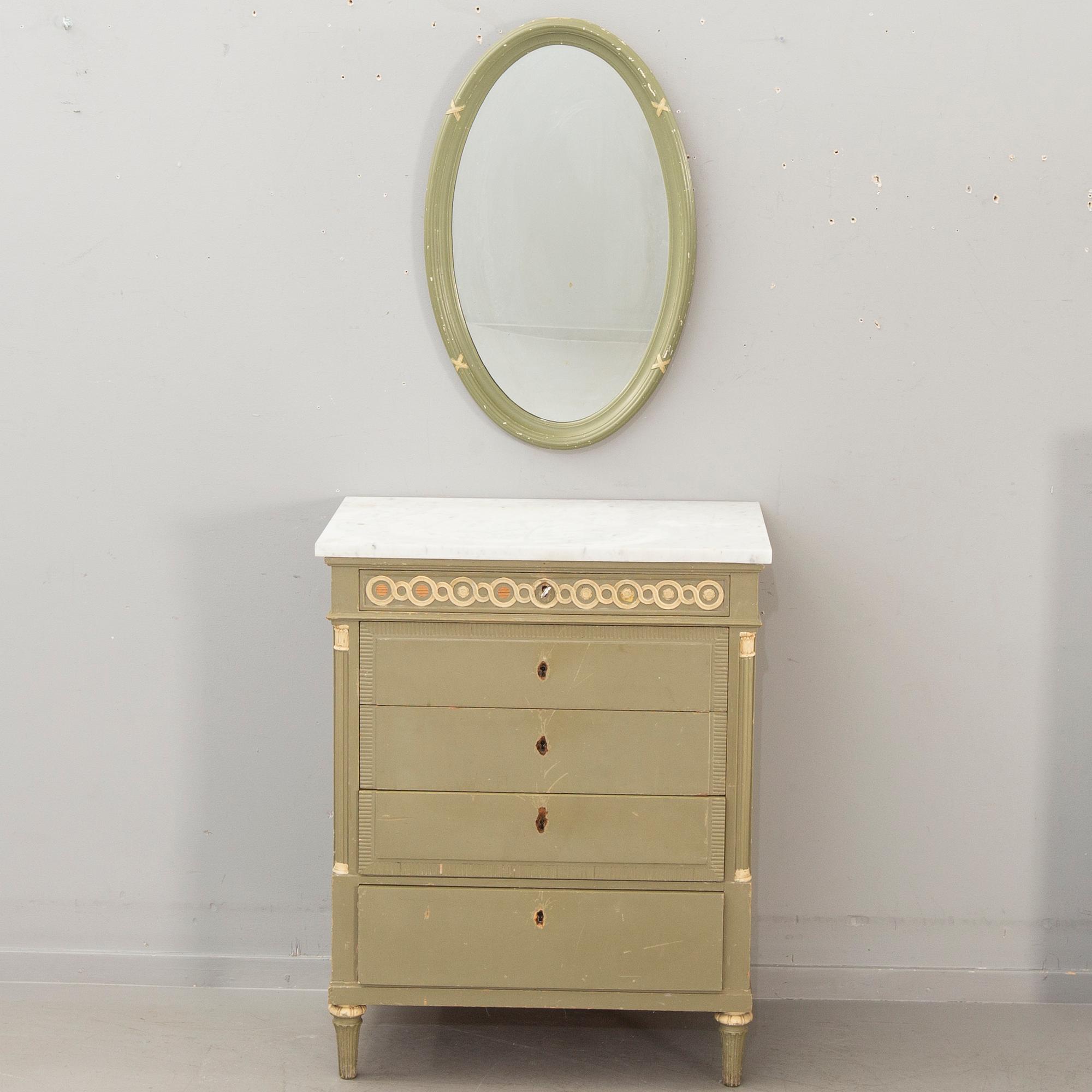 Chest of drawers with mirror, Gustavian style, first half of the 20th century.