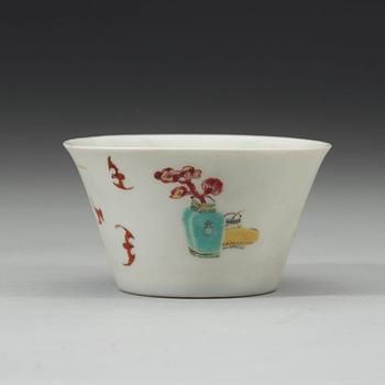 A famille rose bowl, Qing dynasty (1644-1912) with Yongzheng mark.