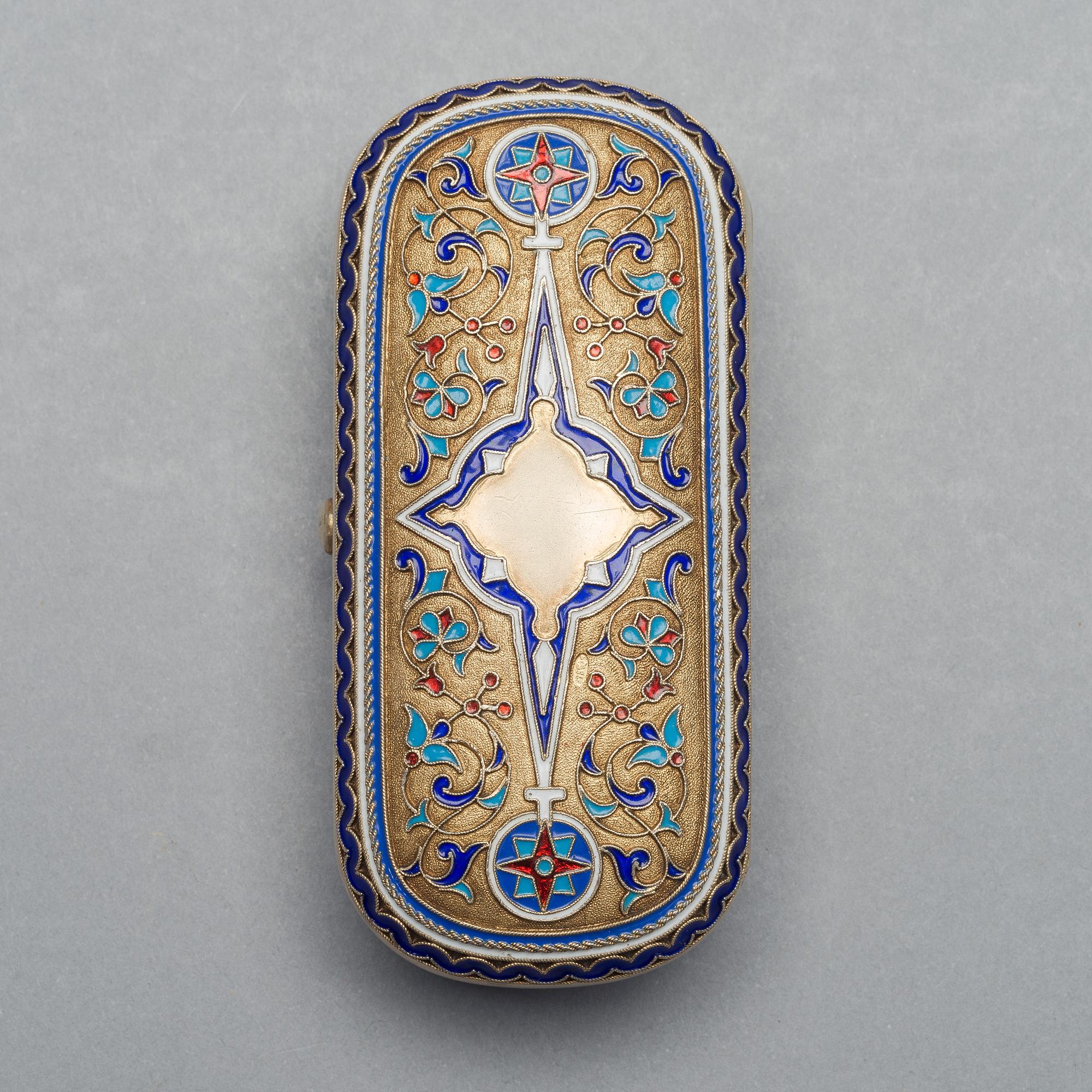 CIGARETTETUI, cloisonné emalj och förgyllt silver, St:Petersburg 1880-tal, Hlebnikov, vikt 124 g.