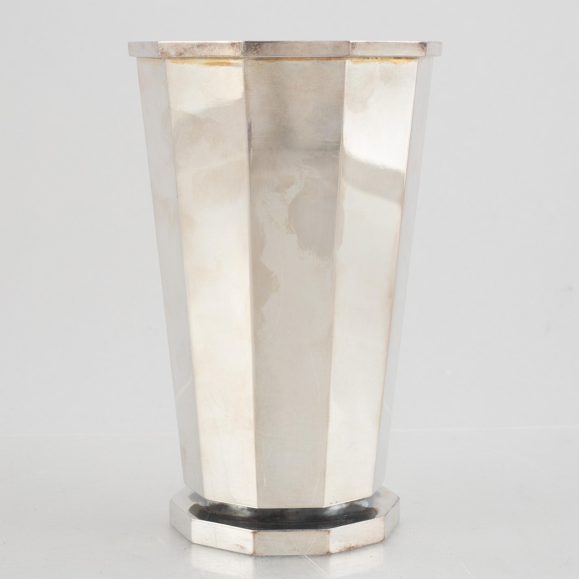 Eric Löfman, a silver vase, MGAB, Uppsala, 1977.