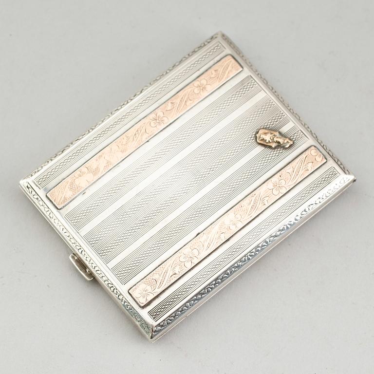 CIGARETTETUI, silver, Polen, 1930-tal. Vikt ca 127 gram.