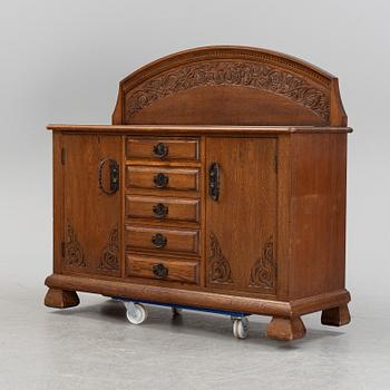 Skänk, jugend/nationalromantik, sent 1800-tal.