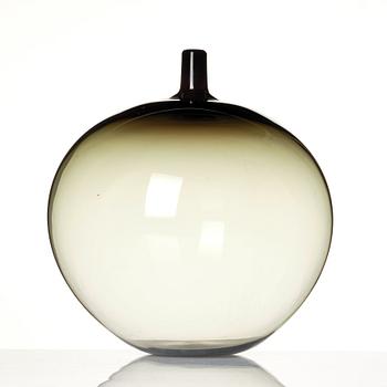 Ingeborg Lundin, 'The apple' glass vase, Orrefors, Sweden, post 1957.