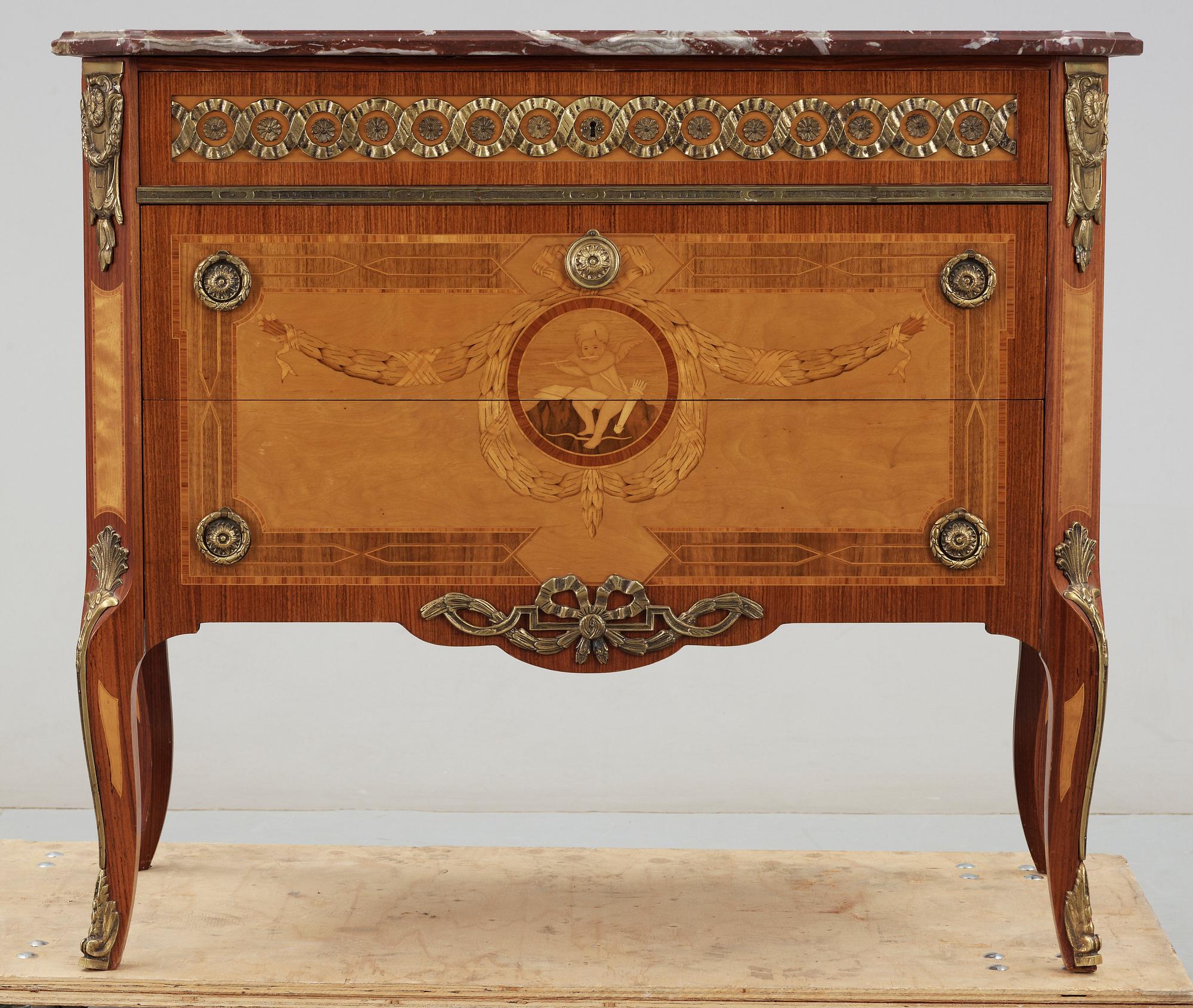 BYRÅ, gustaviansk stil, 1900-talets mitt.