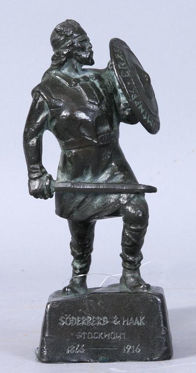 SKULPTUR, patinerad brons, Alice Nordin, sign samt märkt "SÖDERBERG & HAAK STOCKHOLM 1866-1916".