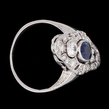 RING, blue sapphire and brilliant cut diamonds, tot. 0.80 cts.