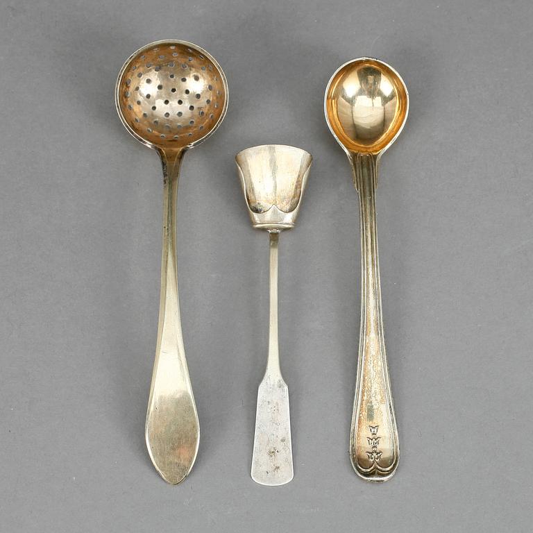 SKEDAR, 3 st, silver, olika mästare, 1800-talets första hälft. Total vikt ca 50 gram.