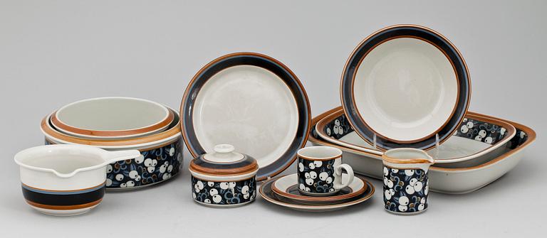 SERVIS, 57 delar, porslin, "Taika", Arabia, Finland 1900-talets mitt.