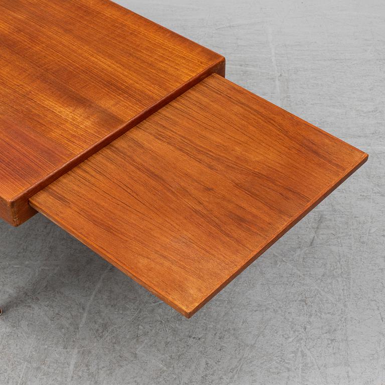 JOHANNES ANDERSEN, a teak veneered coffee table from CFC, Silkeborg, Denmark, 1950's/60's.