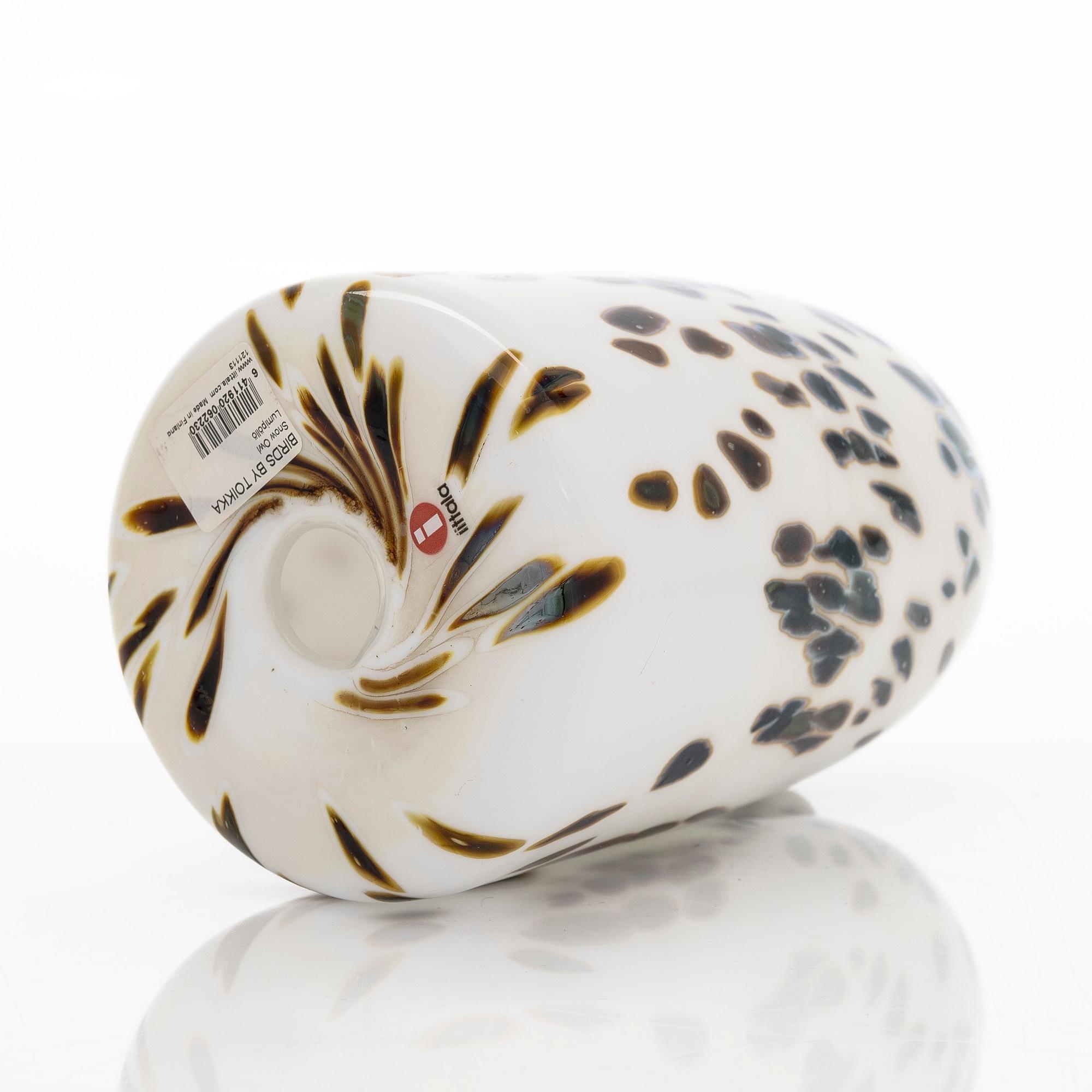 Oiva Toikka, A glass bird, 'Snow Owl', signed O. Toikka Nuutajärvi.