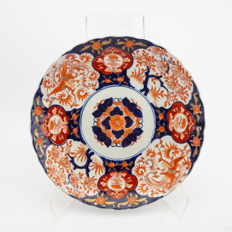 A set of 12 japanese Imari plates 20th century porcelain.