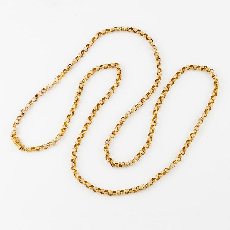 An 18K gold chain.