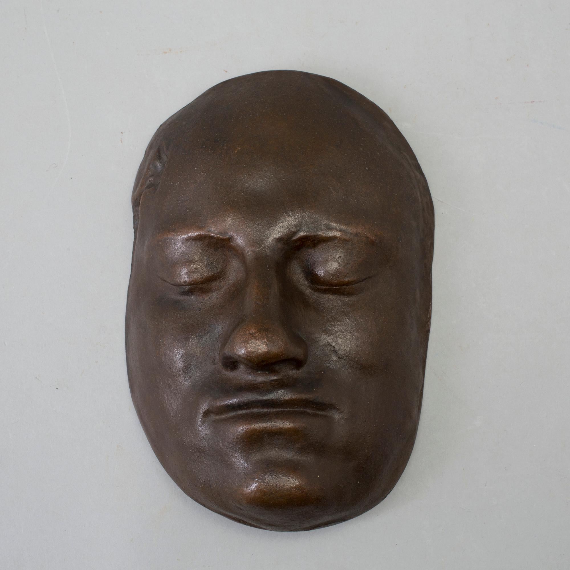 A death mask depicting King Charles XII. Probably by Finspångs ironworks, 20th century.