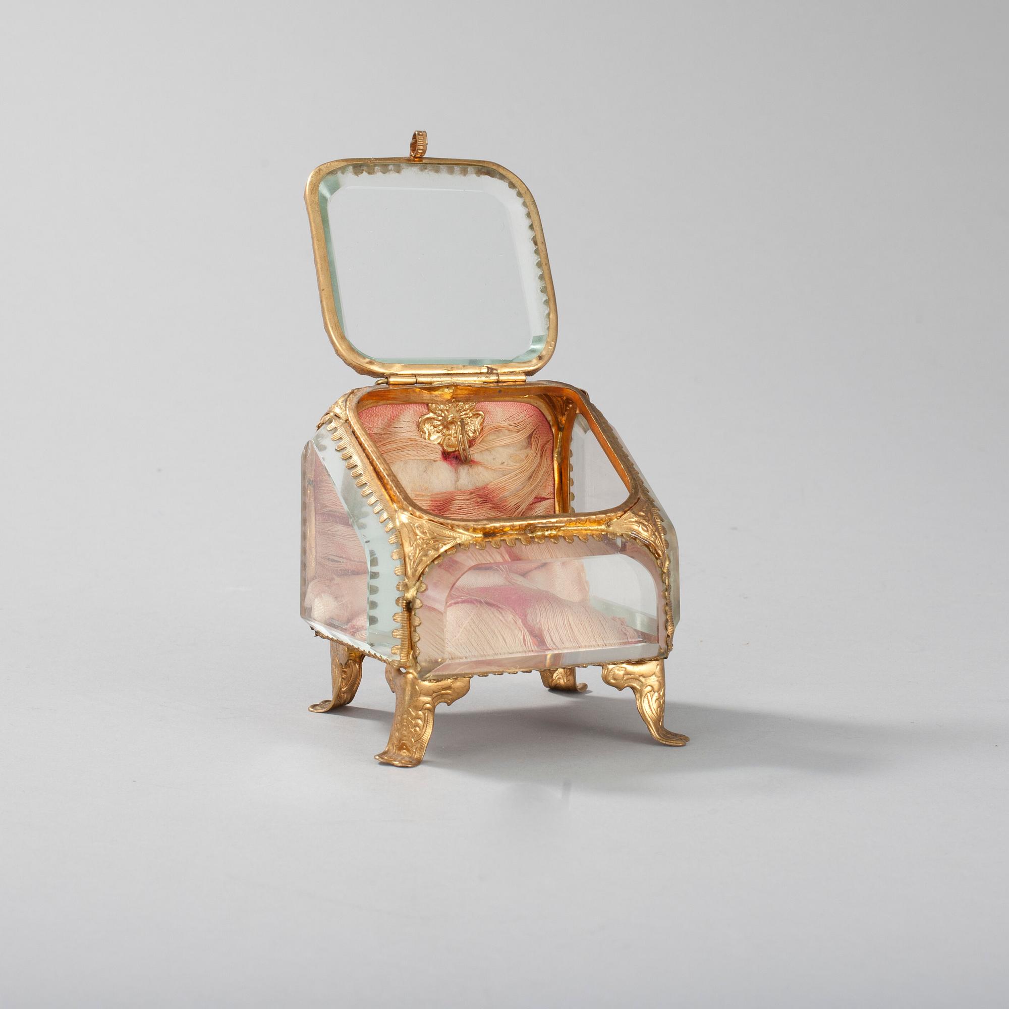 BORDSKLOCKSSTÄLLNINGAR, 3 st, 1900-talets början.
