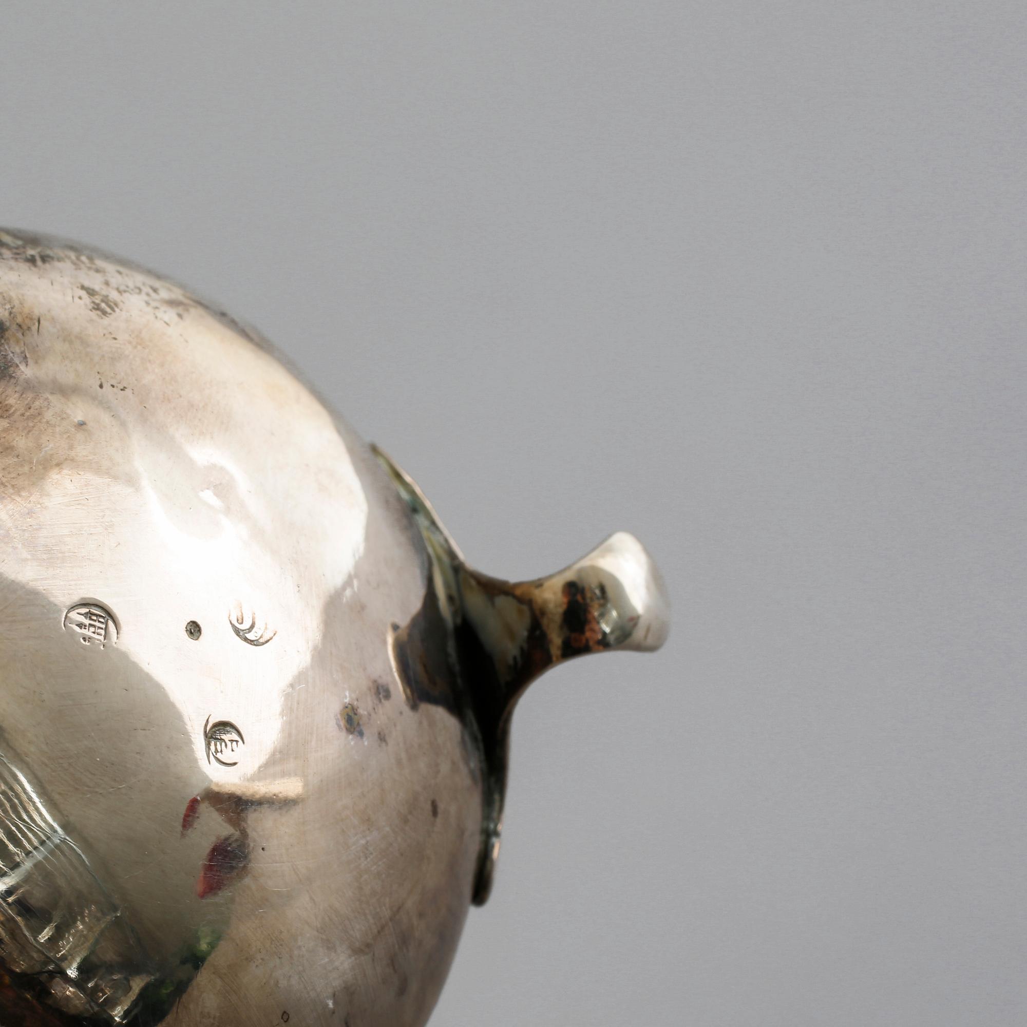 Three silver items from the 19th and 20th century. Weight 349 g.