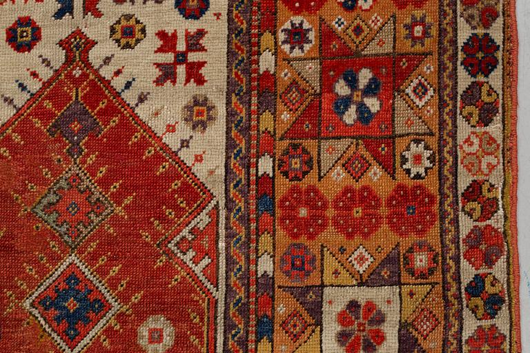 A rug, antique Melas prayer rug, ca 154-158 x 100-106 cm (as well as 1 and 3,5 cm flat weave at the ends), Anatolia.