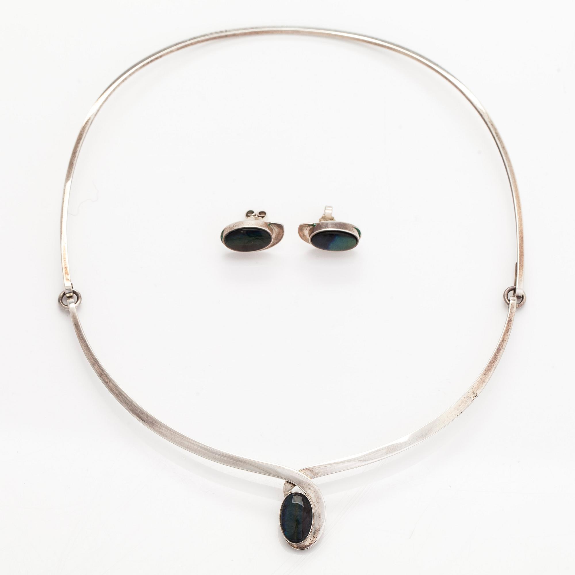 Kaunis Koru, necklace and earrings, spectrolite, silver, 1992.