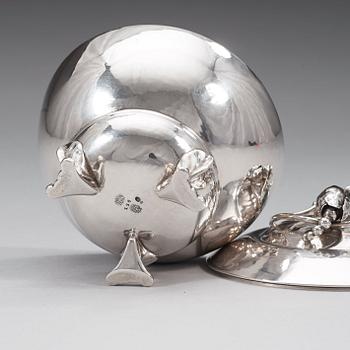 GEORG JENSEN, skål med lock "Magnolia/Blossom", Köpenhamn ca 1915-21,