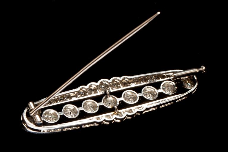 An old- and brilliant-cut diamond brooch.
