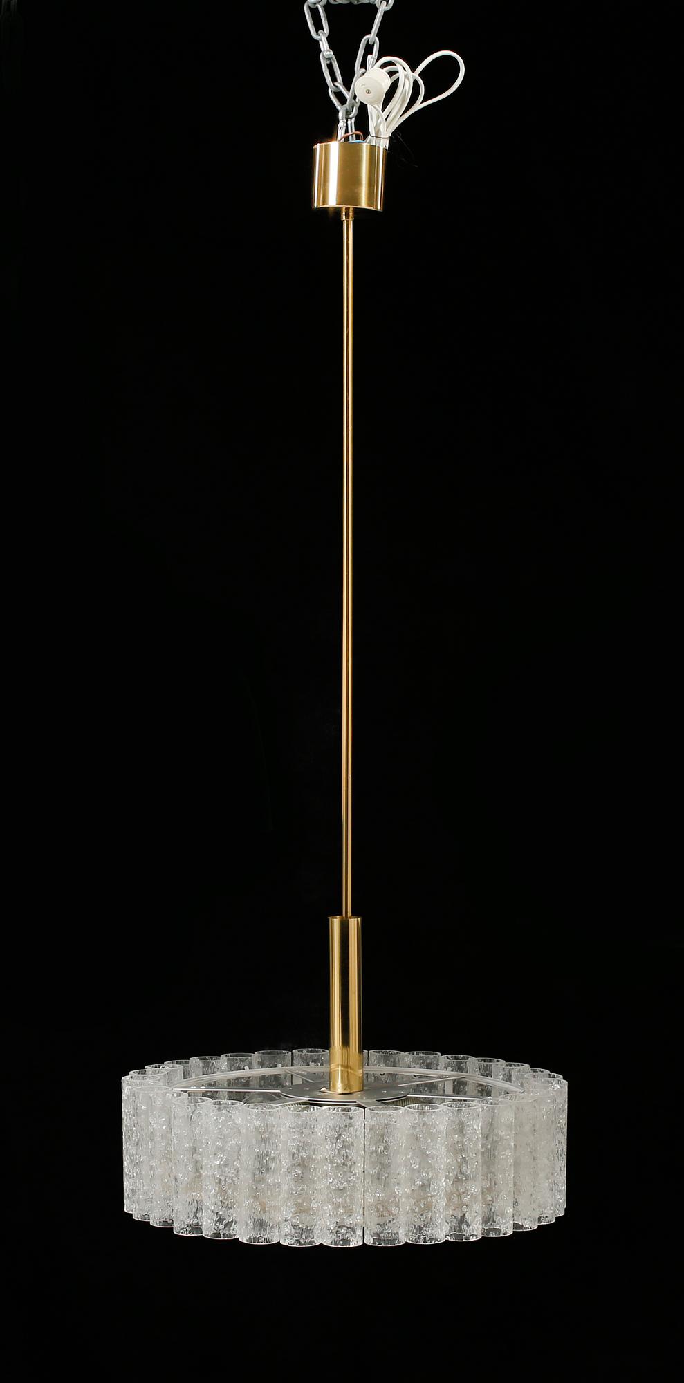 TAKLAMPA, Doria Lichtenwerken, Österrike, 1900-talets andra hälft, höjd ca 105 cm.