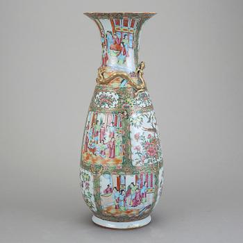 GOLVVAS, porslin, Kina, omkring 1900.