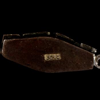 COLLIER, odlade pärlor, lås av silver, 1900-talets första hälft.