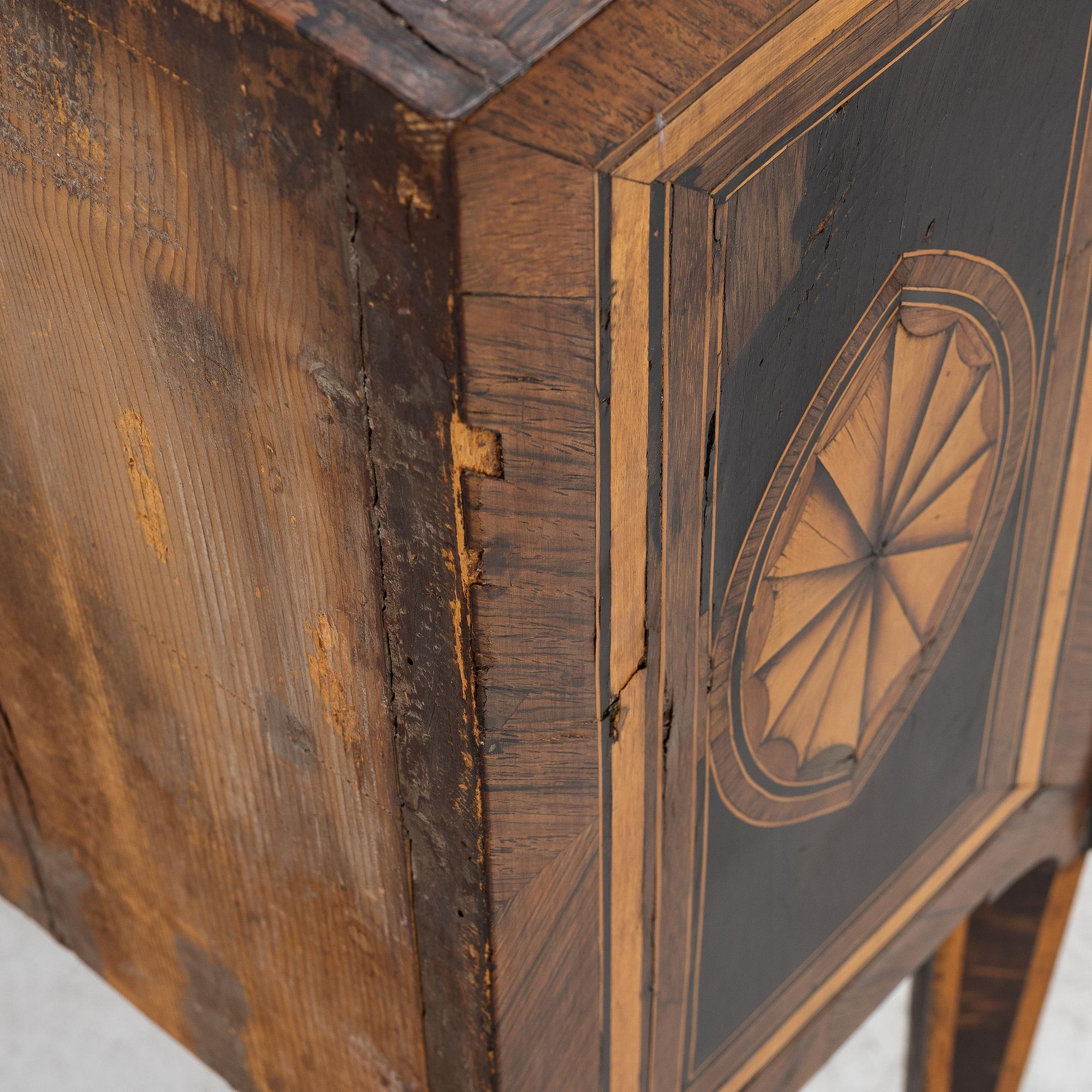 Chest of drawers, Louis XVI, France, latter half of the 18th century.