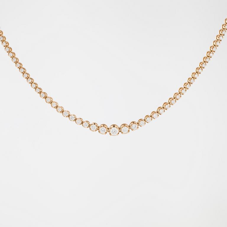 A brilliant cut diamond necklace.