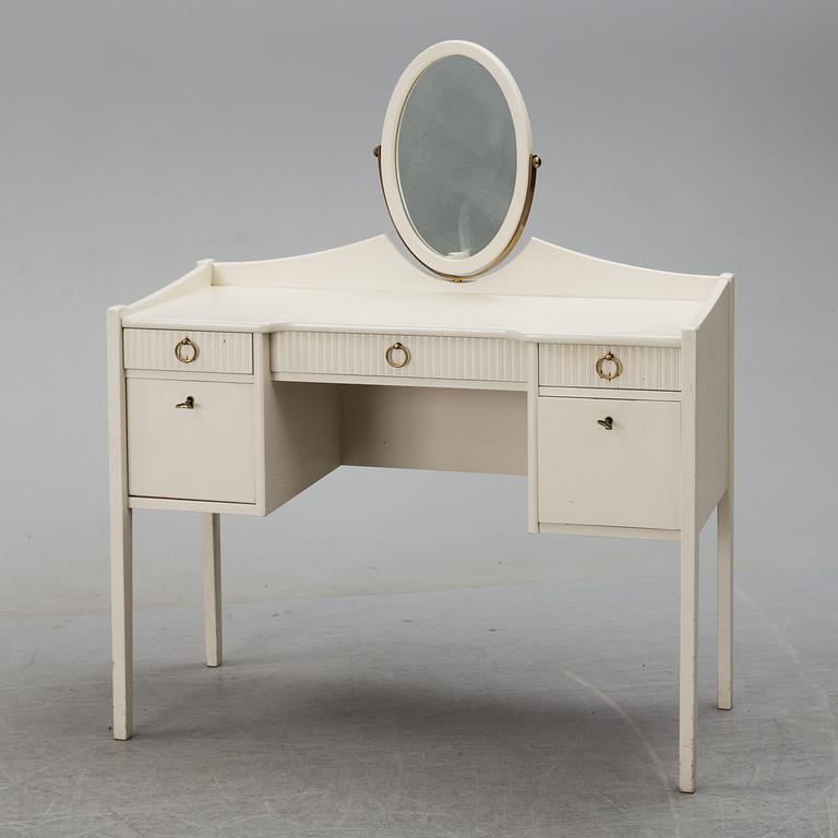 TOALETTBORD, 1900-talets andra hälft.