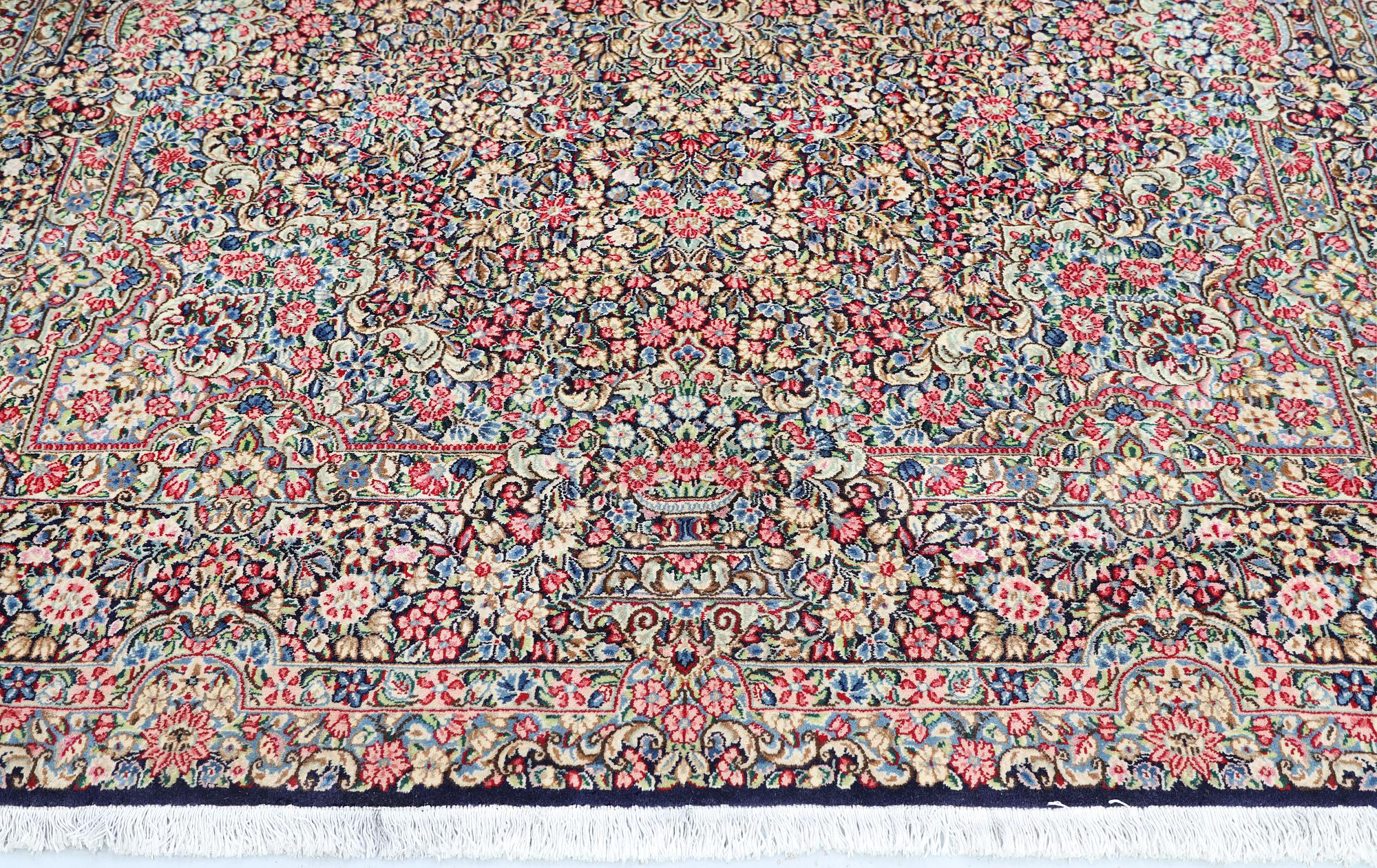 Matta, Kirman Laver, "Millefleur", ca 342 x 245 cm.