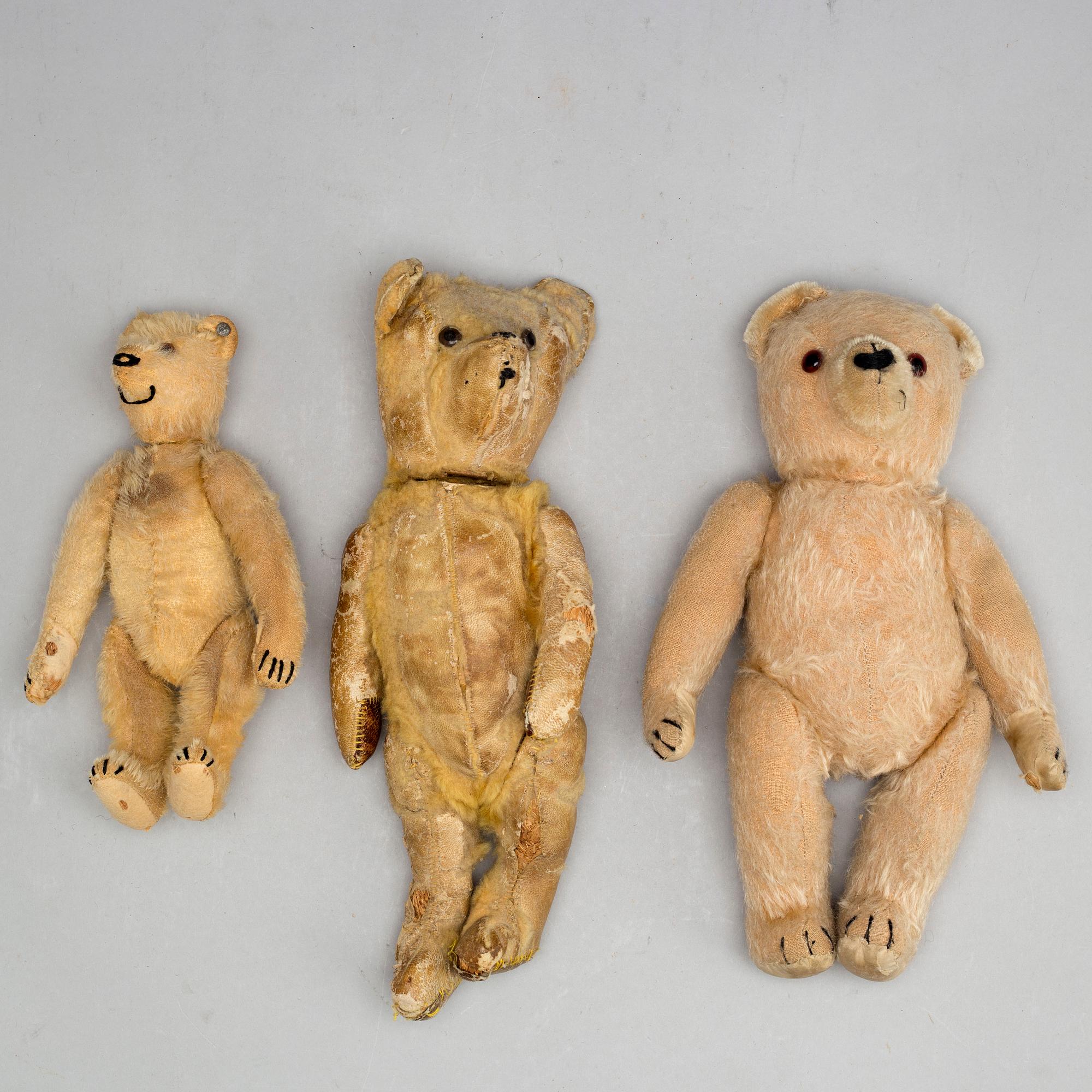 Three teddybears one marked Steiff, first half of the 20th century.