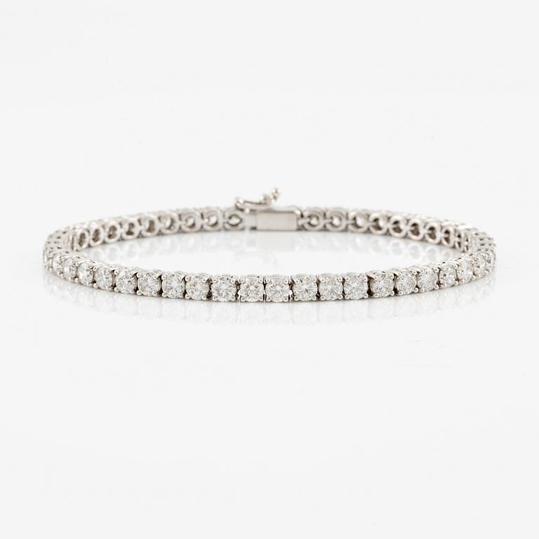 A tennis bracelet 18K white gold with round brilliant-cut diamonds.