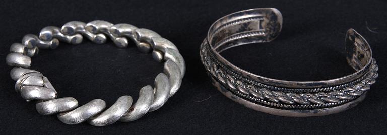 ARMBAND, 2 st samt RINGAR, 2 st, silver.