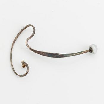 Sigurd Persson, Silver and pearl earring.