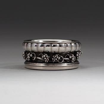 GEORG JENSEN, coaster, Köpenhamn, 1918 -ca 1927, 830/1000 silver,