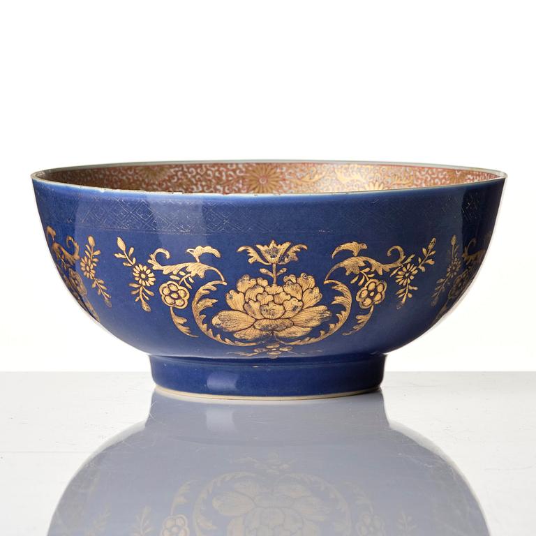 An underglaze blue and gold punch bowl, Qing dynasty, Qianlong (1736-95).