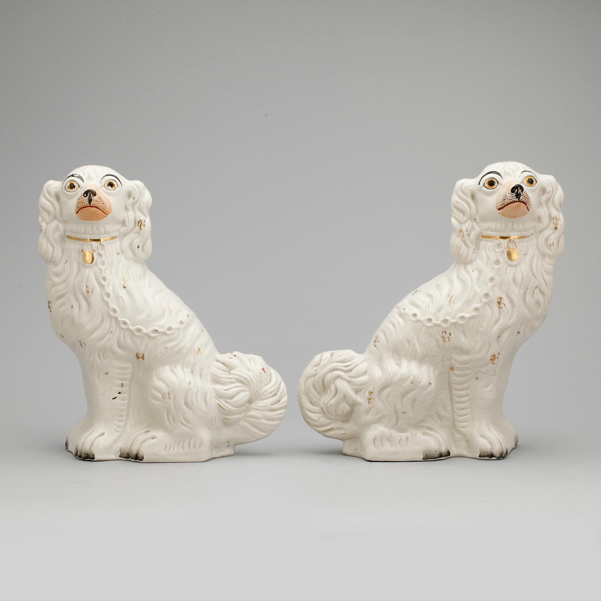 FIGURINER, ett par, flintgods, England, tidigt 1900-tal.
