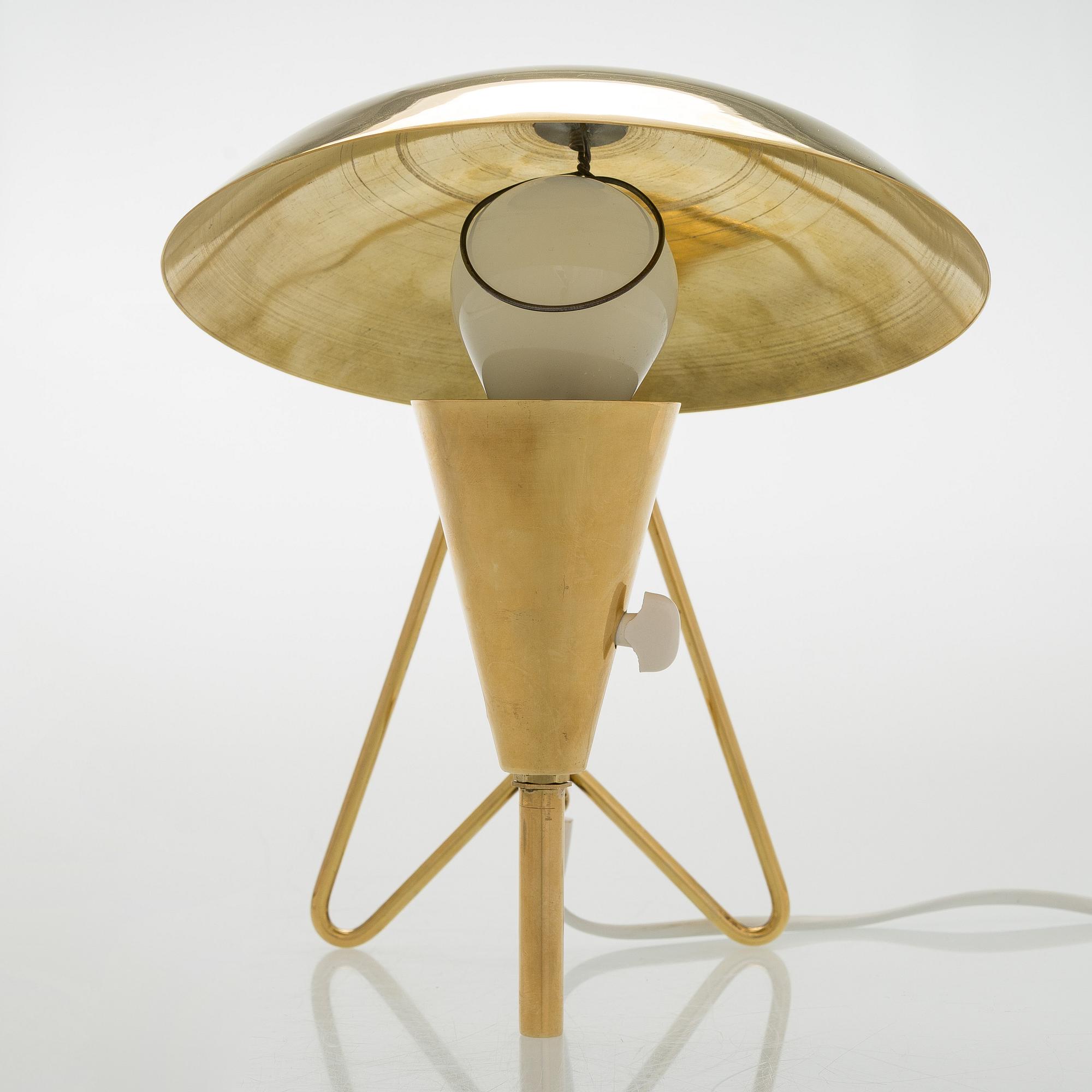 Seinävalaisin / pöytävalaisin, malli EV 57, Itsu 1900-luvun puoliväli.