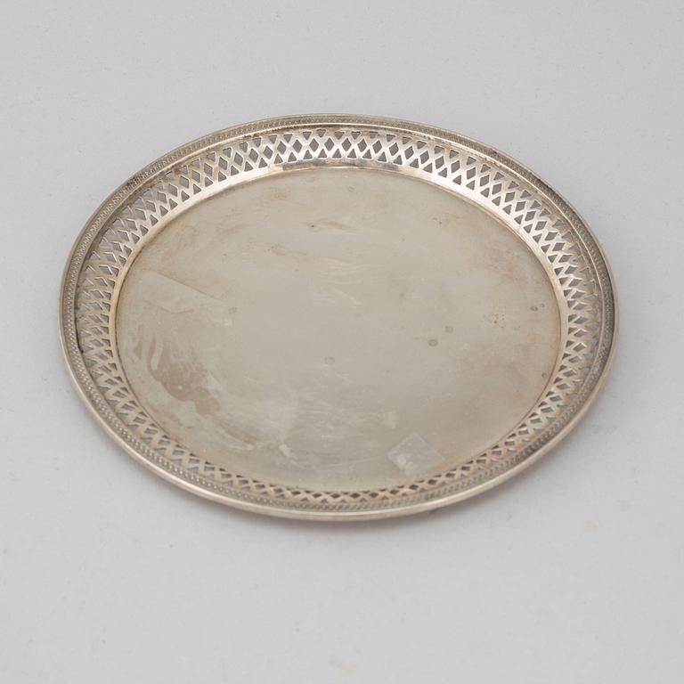 a Russian silver plate hallmarks АЯ & СГ, S:t Petersburg 1811.