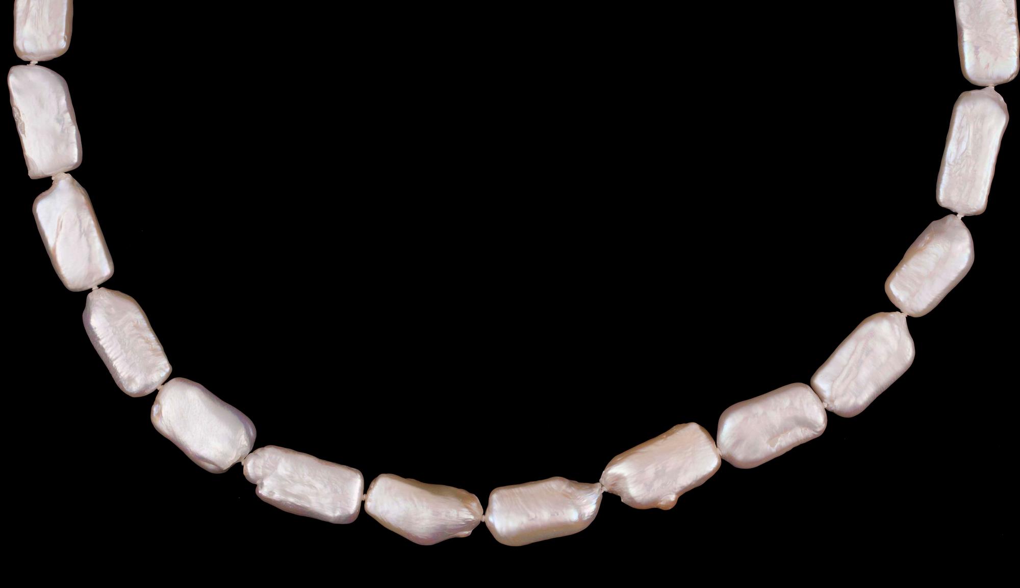 PÄRLCOLLIER, odlade sötvattenspärlor, lås i 14K guld.