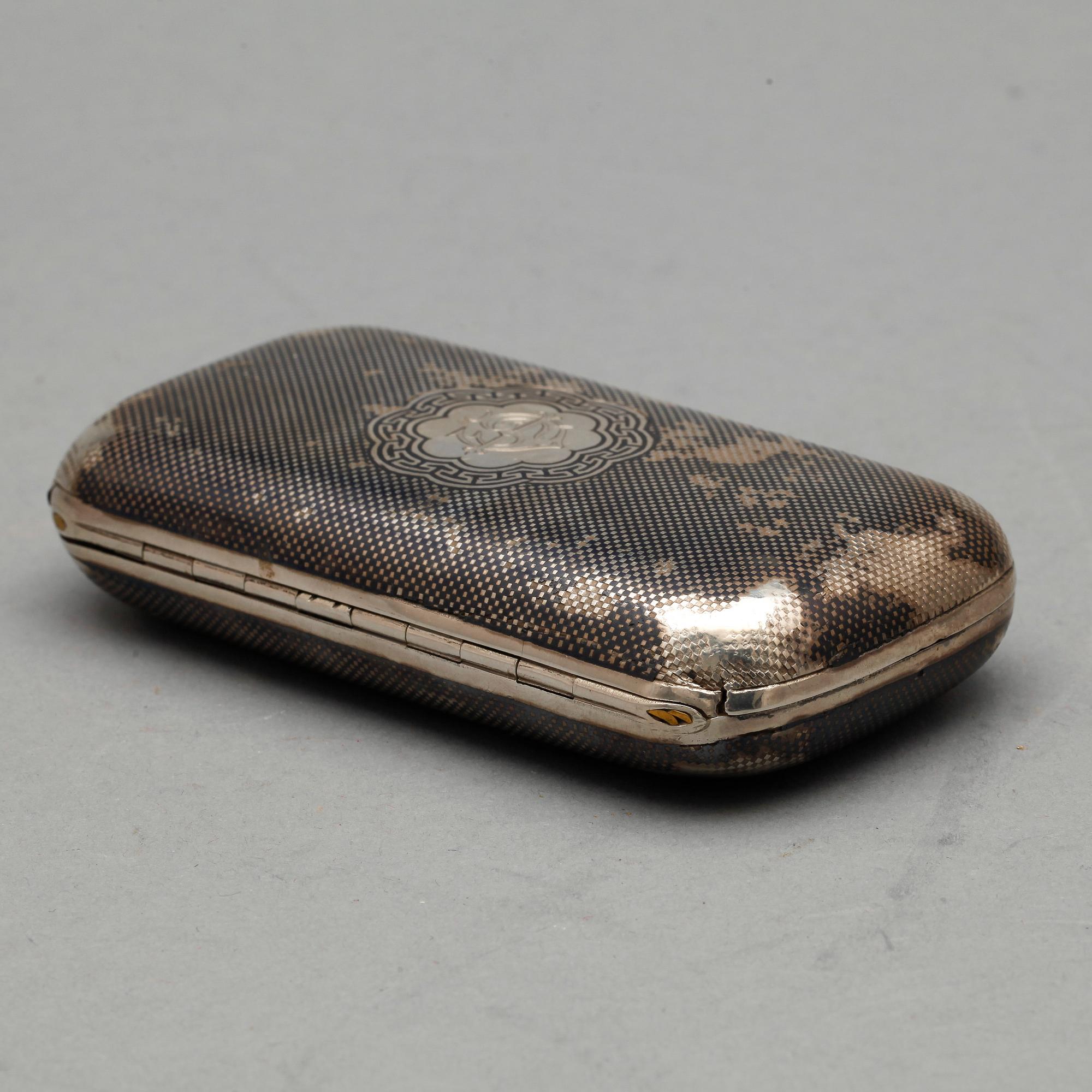 DOSA, silver, Ryssland, kontrollmärkning Viktor Vasilyevich Savinsky, Moskva, 1873. Vikt ca 122g.