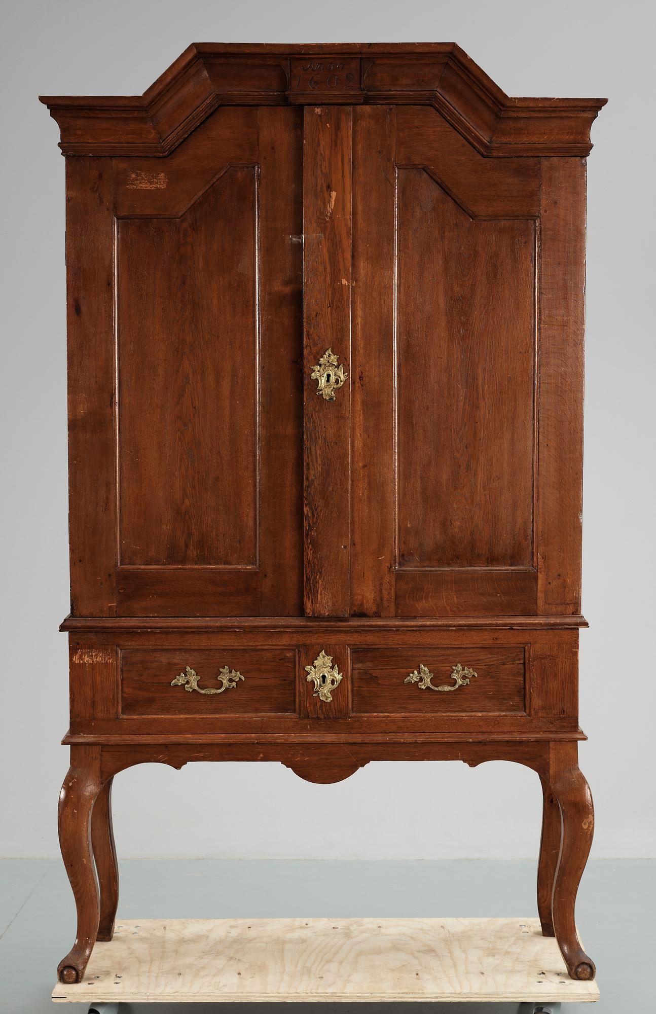 SKÅP, senbarock/rokoko, delvis 1700-tal.