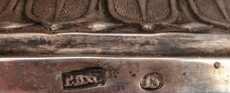 SOCKERSKÅL, silver (13L) samt glas, 1800-talets slut. Silvervikt 177 g.